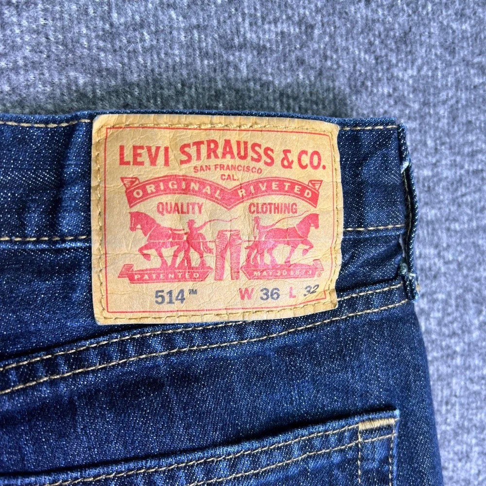 Levis 514 Jeans Mens 37x31 Dark Wash Blue Classic Casual Straight Denim Tag36x32